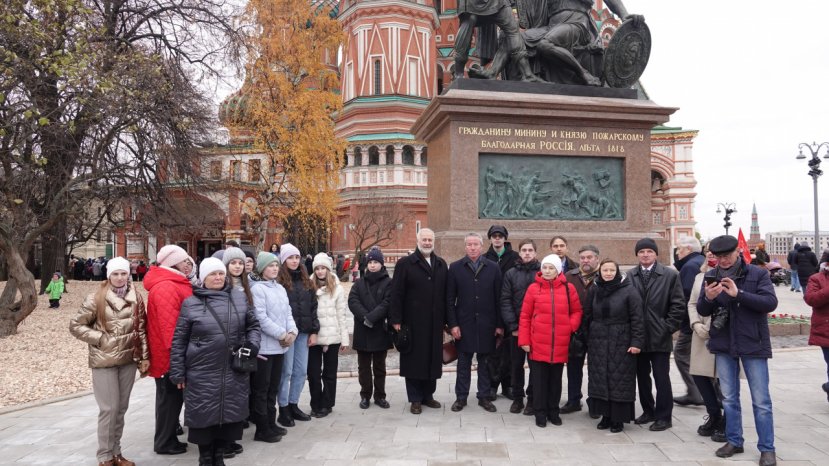 В знак уважения к подвигу наших великих предков