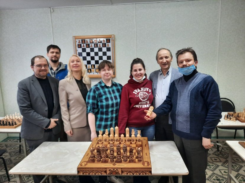 Состоялся блиц-турнир по шахматам среди преподавателей и сотрудников ИвГУ