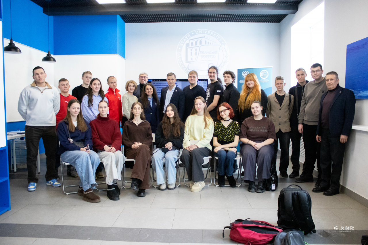 Встреча с Сергеем Кавиным в рамках "Лаборатории смыслов"