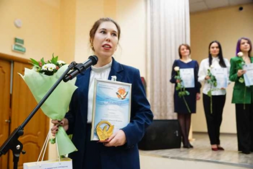Поздравляем  нашу выпускницу биолога  Н.И. Безсинную с  победой в конкурсе «Педагог года-2023»