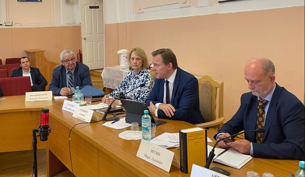 Профессор Д.И. Полывянный вновь избран членом Правления АЕВИС