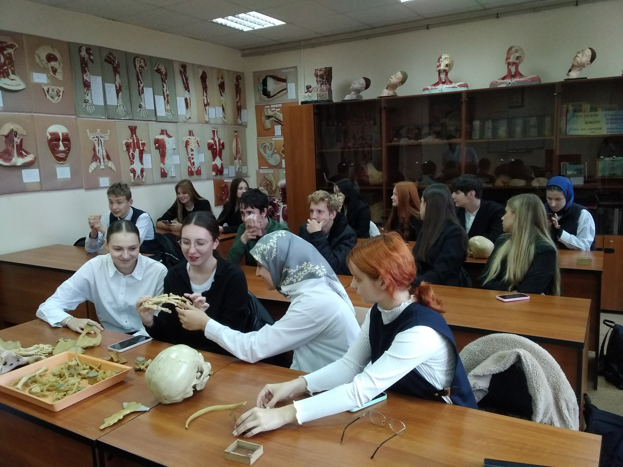 Занятие-экскурсия с учащимися 10 класса естественно-научного (медицинского) профиля школы № 1 в виварии кафедры биологии