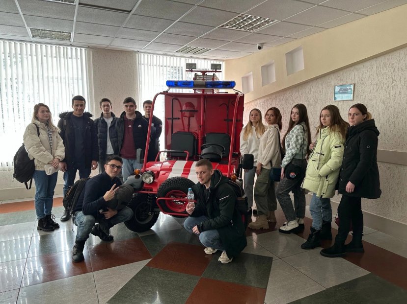 Студенты ИвГУ побывали на экскурсии в пожарно-спасательной академии