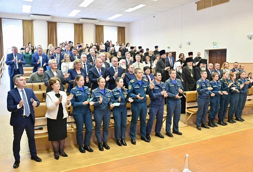В ИвГУ состоялась Пленарная сессия Покровских чтений (парламентских слушаний) «Народосбережение: вера, семья, традиции»